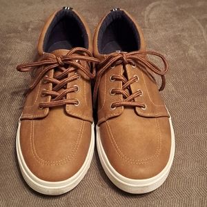 Boy's Casual Tie Shoe - Sz. 3